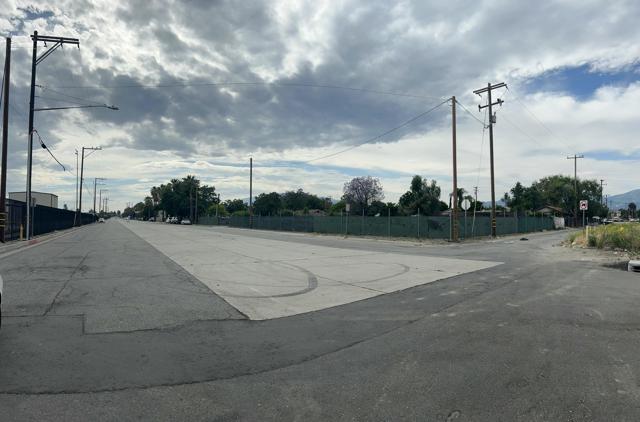 1527 4th Street, San Bernardino CA: https://media.crmls.org/mediaz/24c3d683-bea3-4fdd-abde-4f85ad4c7995.jpg