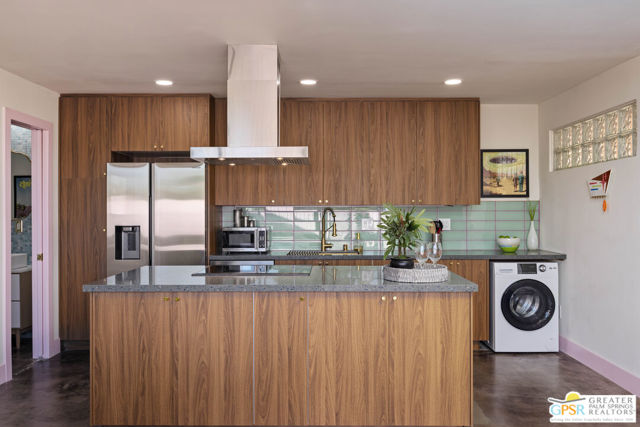 1111 E Palm Canyon Drive, Palm Springs CA: https://media.crmls.org/mediaz/24c48322-bd61-4e69-a469-96d2d51e3d19.jpg