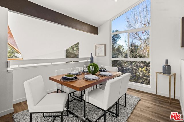 827 Cheltenham Road, Santa Barbara CA: https://media.crmls.org/mediaz/24c48b43-3222-4188-ad73-377cdf6e15ce.jpg
