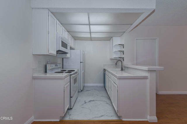 Detail Gallery Image 5 of 25 For 355 S Madison Ave #320,  Pasadena,  CA 91101 - 2 Beds | 2 Baths