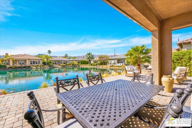 109 Shoreline Drive, Rancho Mirage CA: https://media.crmls.org/mediaz/24c4bfb1-a97b-46ac-9fdd-0b97bc740035.jpg