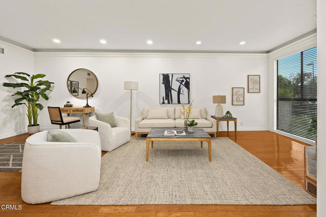 601 S El Molino Avenue, Pasadena CA: https://media.crmls.org/mediaz/24c4d153-076f-40eb-bfb0-2a95da64cd11.jpg