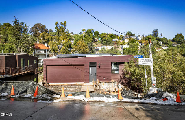 Detail Gallery Image 3 of 30 For 596 Quail Dr, Los Angeles,  CA 90065 - 3 Beds | 2 Baths