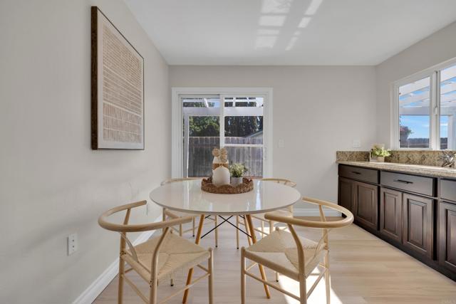 Home for Sale in Lakeside