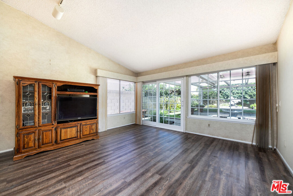 MLS #25610801 image #10