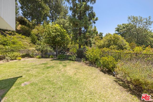 2318 Cheryl Place, Los Angeles CA: https://media.crmls.org/mediaz/24c7d288-64d9-43f3-b210-0ffa17e08065.jpg