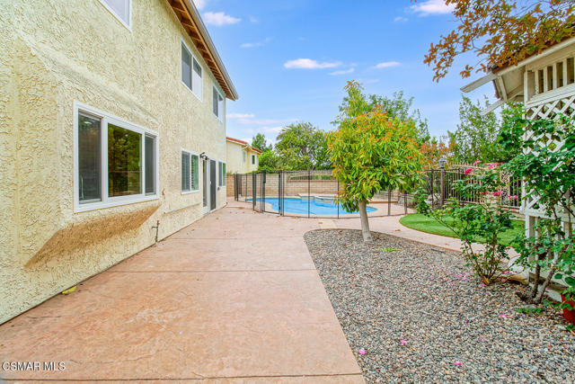 2111 Peak Place, Thousand Oaks CA: https://media.crmls.org/mediaz/24c804a2-ddad-4f41-8b64-f8ce3cdb509c.jpg