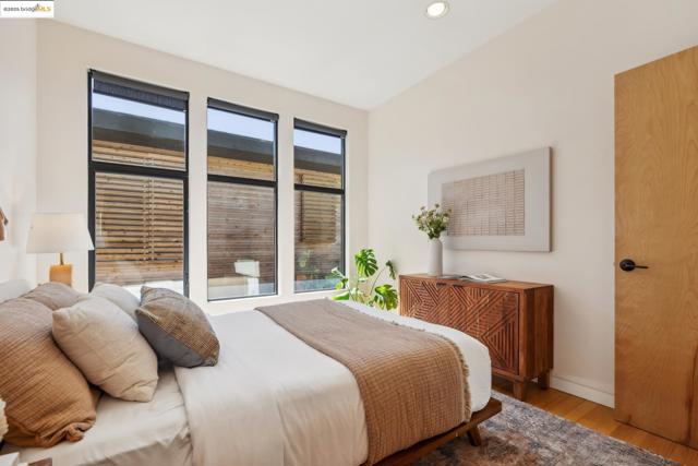 2010 9th St, Berkeley CA: https://media.crmls.org/mediaz/24c841c4-0054-43ad-a6b6-85b0b3dedb3f.jpg
