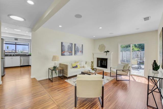 34863 Warwick Court, Fremont CA: https://media.crmls.org/mediaz/24c88f50-cac9-49b8-93fd-f5a821407506.jpg