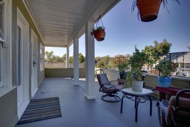 3012 4th Avenue, Sacramento CA: https://media.crmls.org/mediaz/24c8cd14-0a73-45f8-aba9-04d4e68cf1ec.jpg