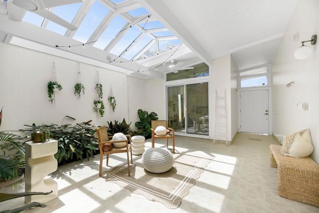 5893 Highwood Rd, Castro Valley CA: https://media.crmls.org/mediaz/24c93f32-551f-459e-9f63-7e9813bc96a6.jpg