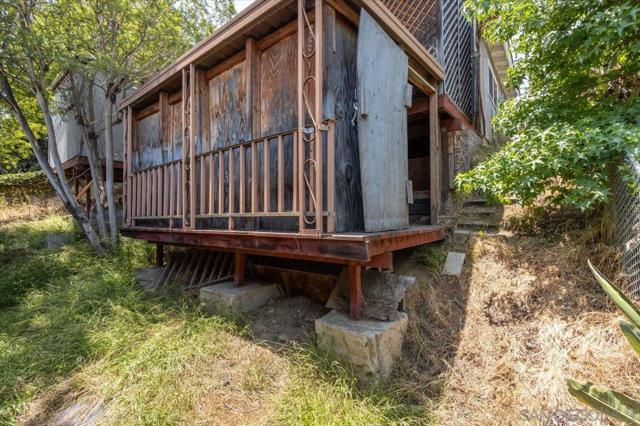 753 La Presa Ave, Spring Valley CA: https://media.crmls.org/mediaz/24ca185e-ee46-4f8f-bfee-8e75b5300b1f.jpg