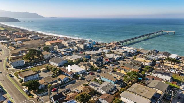 84 San Jose Avenue, Pacifica CA: https://media.crmls.org/mediaz/24ca1dff-9440-473b-80c6-fc2402fd98db.jpg