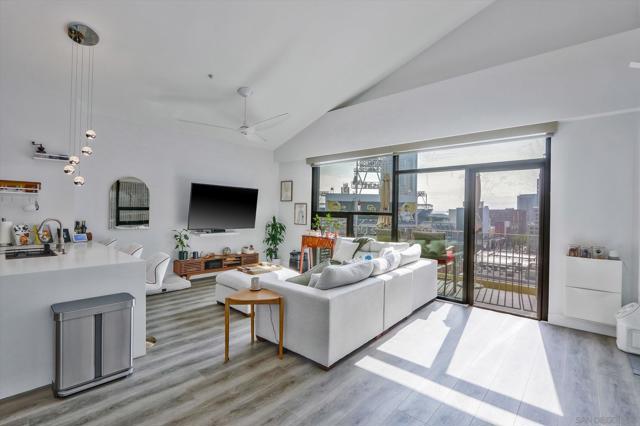 350 11th Ave, San Diego CA: https://media.crmls.org/mediaz/24ca663b-d561-4096-a0b3-6a6dce973d20.jpg