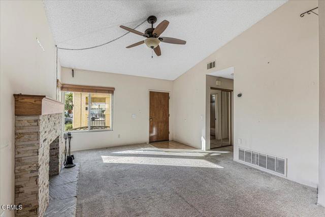 Detail Gallery Image 6 of 31 For 4834 Elderberry Ave, Moorpark,  CA 93021 - 2 Beds | 2 Baths