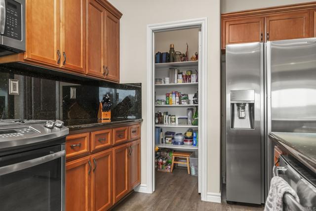 10252 Casa Ct, Santee CA: https://media.crmls.org/mediaz/24cb2051-a6bb-48cf-8440-e03e0bbc6c95.jpg
