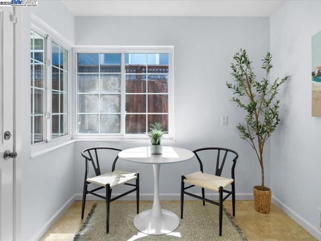 2457 San Carlos Ave, Castro Valley CA: https://media.crmls.org/mediaz/24cb260d-fa41-497c-a3c1-4dd3388435eb.jpg