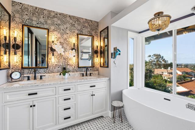 1842 Avenida Mimosa, Encinitas CA: https://media.crmls.org/mediaz/24cbe3cb-b9af-422a-8bdc-cc40ab63d50a.jpg