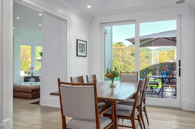 508 W Stafford Road, Thousand Oaks CA: https://media.crmls.org/mediaz/24cc28ae-4983-4cb8-a3d5-070120548e13.jpg