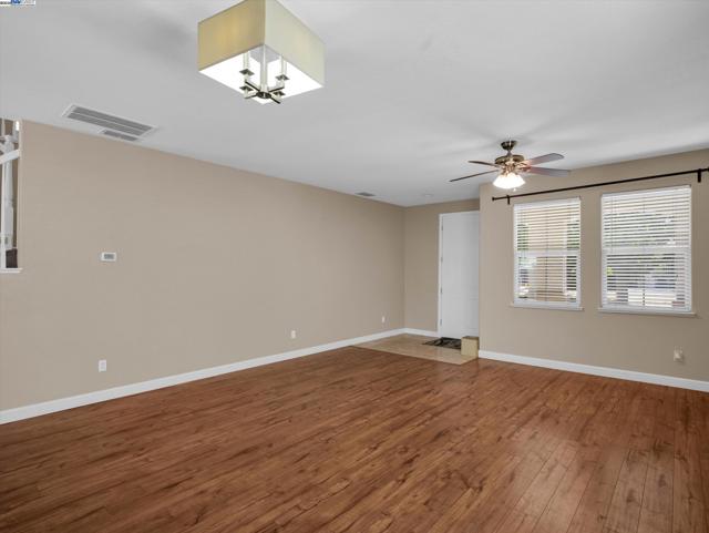 1413 Angus St, Patterson CA: https://media.crmls.org/mediaz/24cc413e-fd39-4af9-9dbc-95e5b9c6b118.jpg