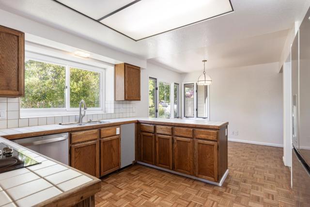 135 White Oaks Lane, Carmel Valley CA: https://media.crmls.org/mediaz/24cc828e-49cd-4517-9c12-be730804515e.jpg