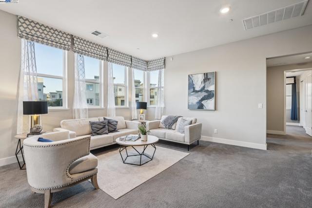 5789 Nugget Way, Dublin CA: https://media.crmls.org/mediaz/24cce241-84b0-4715-a1a8-798363f66753.jpg