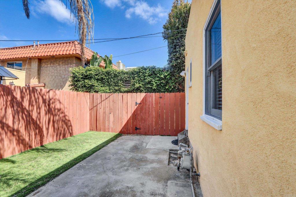 4444 42nd - photo 14