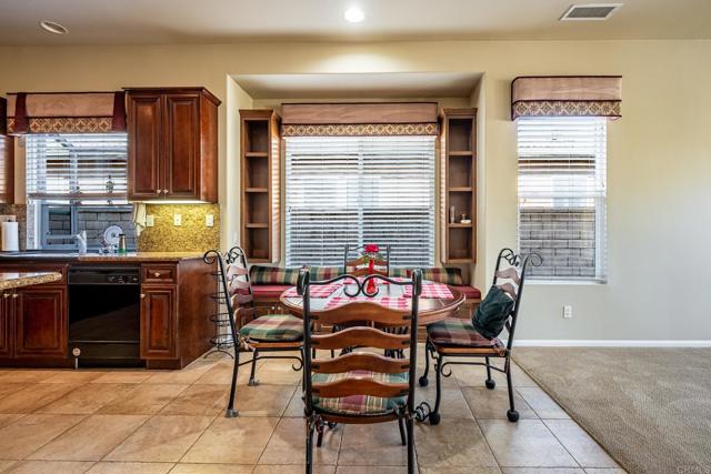 387 MELBOURNE GLN, Escondido CA: https://media.crmls.org/mediaz/24cd0172-9868-4846-bdf8-58905548818e.jpg