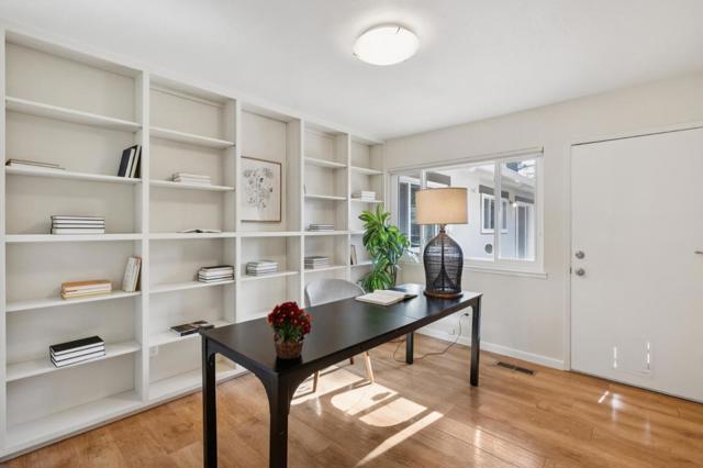 3 Sommerset Rise, Monterey CA: https://media.crmls.org/mediaz/24cf1655-4db4-4d2e-9200-27e685aec88e.jpg