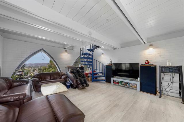 1135 OLD CHASE AVENUE, El Cajon CA: https://media.crmls.org/mediaz/24cf9b9d-2dc3-4abd-93a6-e4ea0ce996c2.jpg