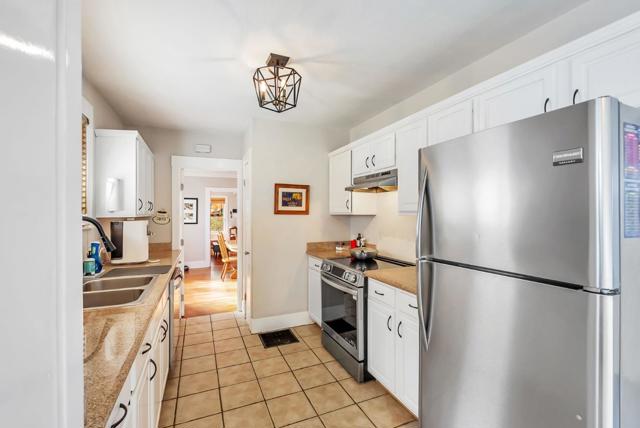 2452 Humboldt Avenue, Oakland CA: https://media.crmls.org/mediaz/24d03a06-8f76-4849-b55a-3921491c46bd.jpg