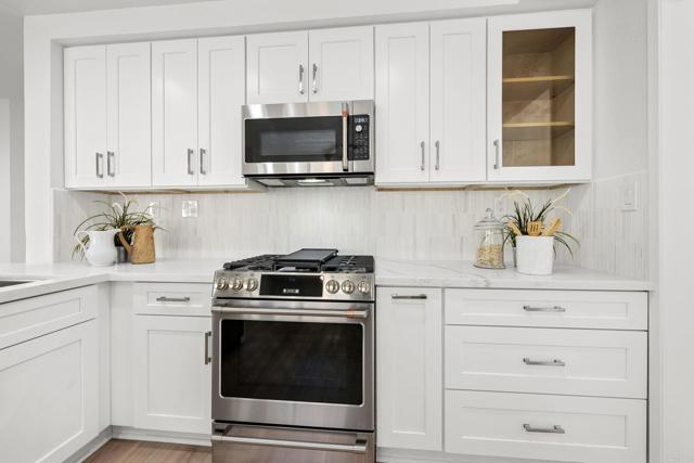 1421 Corte Clasica, San Marcos CA: https://media.crmls.org/mediaz/24d0dd4c-dfcc-461a-977e-793a7b665b35.jpg