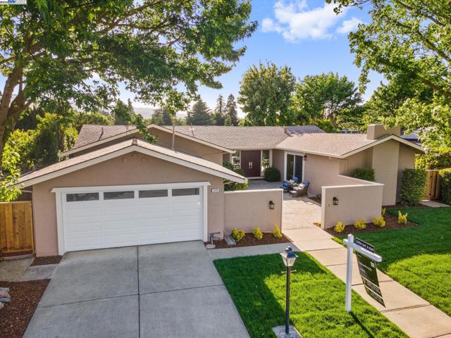 Image 0 of 48 For 1804 Tanglewood Way