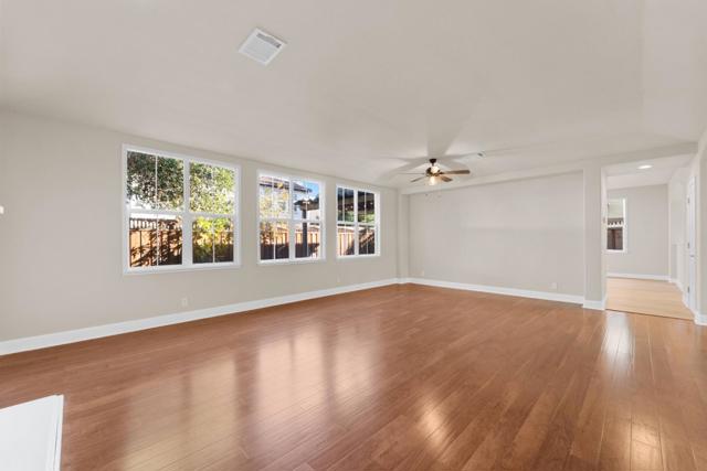 9652 Cooper Place, Gilroy CA: https://media.crmls.org/mediaz/24d11ccb-83b1-4f6b-bb24-6ce21ccf9f49.jpg