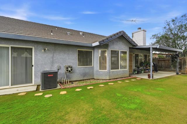 1883 College Greens Drive, Los Banos CA: https://media.crmls.org/mediaz/24d124bc-8566-49da-9284-e000abb17ff4.jpg