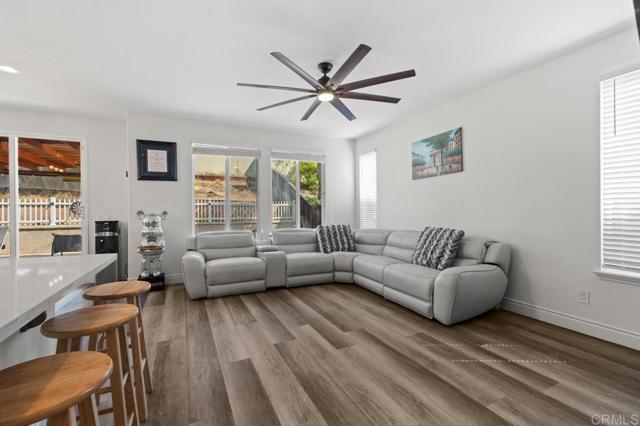 Detail Gallery Image 14 of 60 For 2785 Bear Valley Rd., Chula Vista,  CA 91915 - 4 Beds | 2/1 Baths