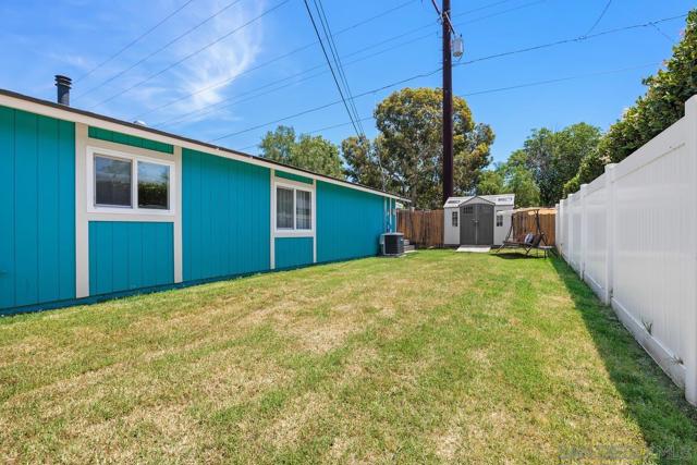 13961 Eastern Street, Poway CA: https://media.crmls.org/mediaz/24d19e29-d4ff-4613-838b-f06ff8a53244.jpg