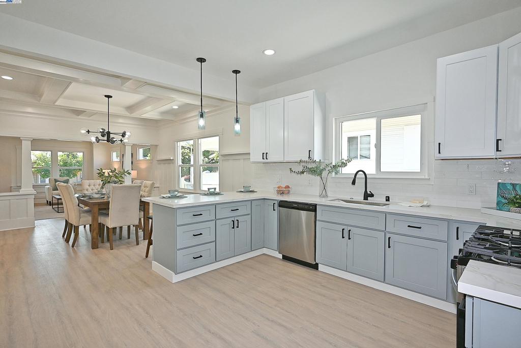 3914 Aqua Vista St