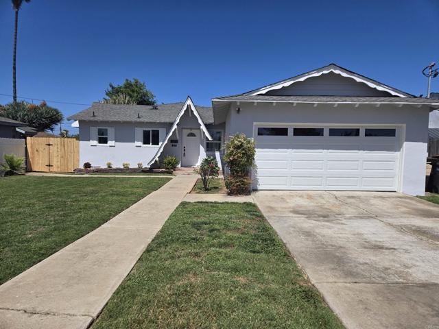 852 5th Street, Imperial Beach CA: https://media.crmls.org/mediaz/24d1f6d7-1c13-46de-94a5-1a0ff27965a0.jpg