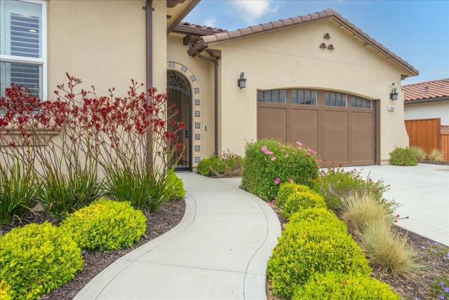2999 Bluffs Drive, Marina CA: https://media.crmls.org/mediaz/24d21585-3873-4e3f-bd4e-a2fde6a41b46.jpg