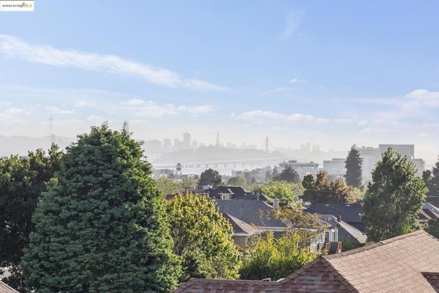6300 Shattuck Ave, Oakland CA: https://media.crmls.org/mediaz/24d22677-2c2f-4388-8042-26e0e7b11d82.jpg