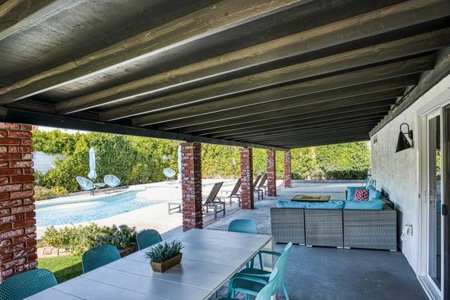 2241 N San Gorgonio Road, Palm Springs CA: https://media.crmls.org/mediaz/24d35d28-e803-433d-a0a8-ed79f837b70a.jpg