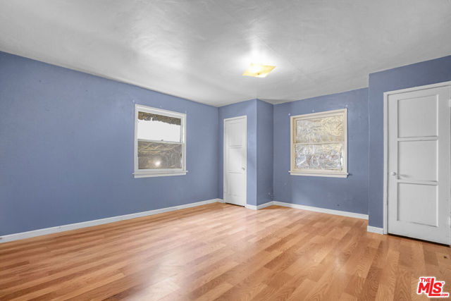 6833 Simpson Avenue, North Hollywood CA: https://media.crmls.org/mediaz/24d3fca8-2351-495e-ac18-6b21a2c62694.jpg