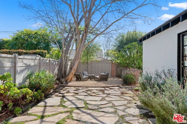 2965 Calle Noguera, Santa Barbara CA: https://media.crmls.org/mediaz/24d4707e-6ef6-4bb7-8ac5-145332447c14.jpg