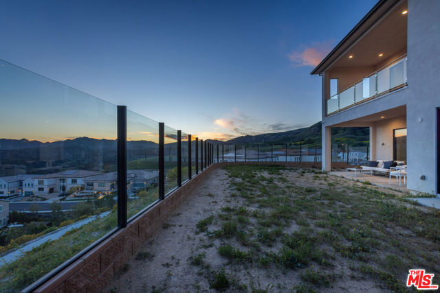 20668 W Hummingbird Court, Porter Ranch CA: https://media.crmls.org/mediaz/24d495e4-7c6a-4d43-9e1c-868a5fa5cf18.jpg