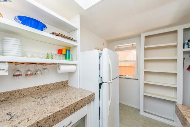 8341 East Side Rd, Trinity Center CA: https://media.crmls.org/mediaz/24d4bcd1-bba1-413b-9f13-e0563c48007c.jpg
