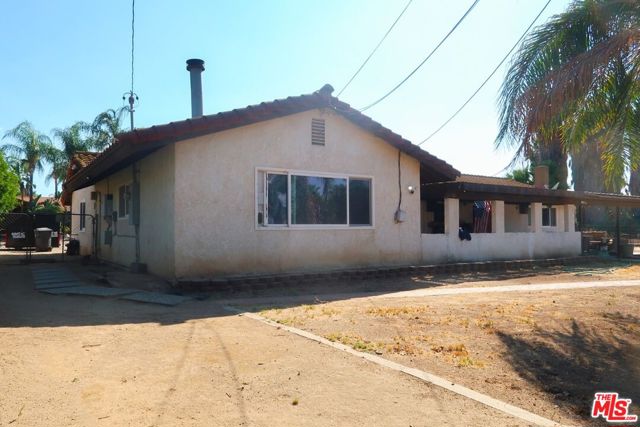 16065 Porter Avenue, Riverside CA: https://media.crmls.org/mediaz/24d4e7ad-cc81-48f9-afbd-c84c8f87b122.jpg