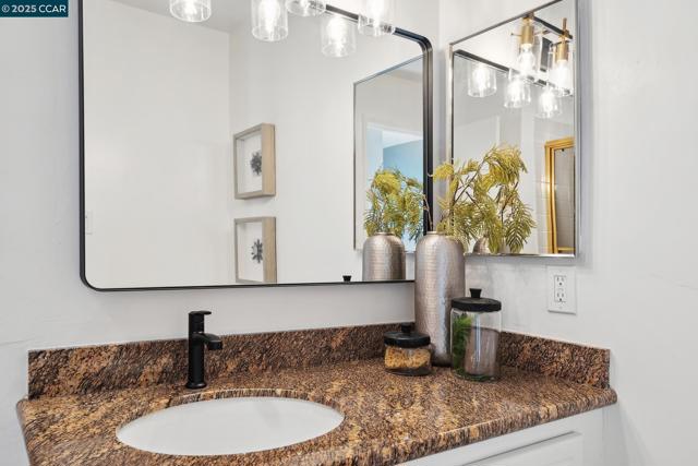 250 Ashley Circle, Danville CA: https://media.crmls.org/mediaz/24d511e5-bfde-4c14-870a-8b49a564ac14.jpg