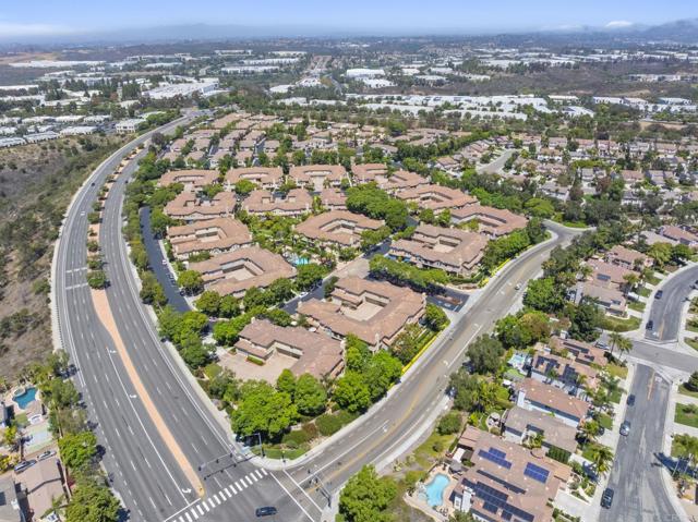 Detail Gallery Image 35 of 38 For 6084 Citracado Cir, Carlsbad,  CA 92009 - 3 Beds | 2/1 Baths