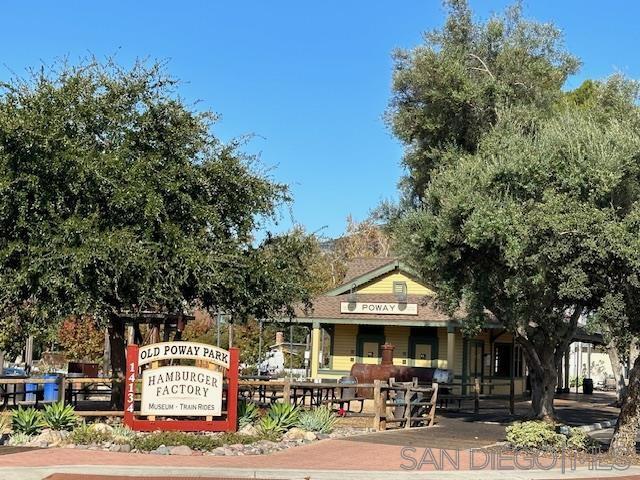 13646 Janette Lane, Poway CA: https://media.crmls.org/mediaz/24d62f46-41e3-418b-b770-cc56a7a0062b.jpg